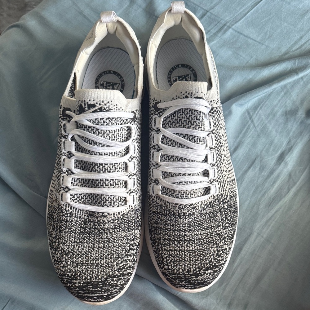 Monochrome Knit Men's Sneakers